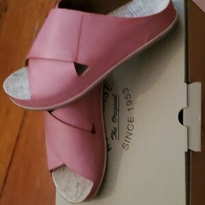 NEW Kork-Ease sandals 8M